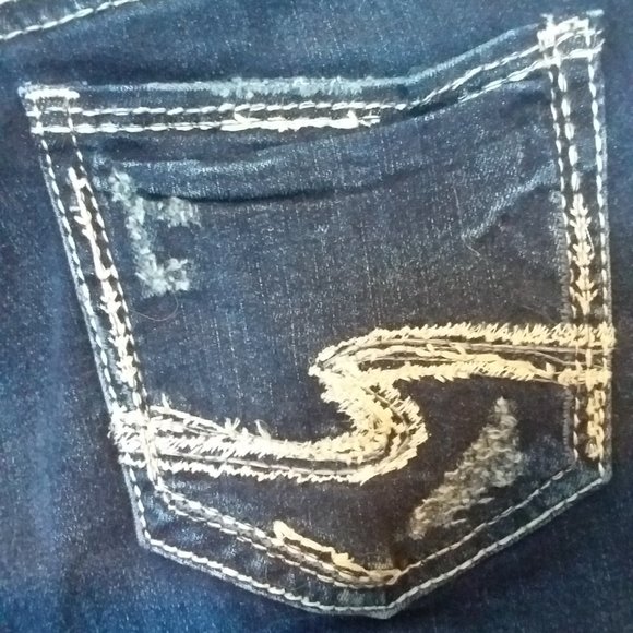 Silver Suki Capri Jeans 29x22.5 mid rise - Picture 3 of 5